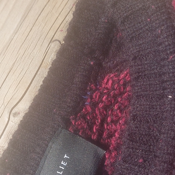 Sweater - Picture 9 of 9